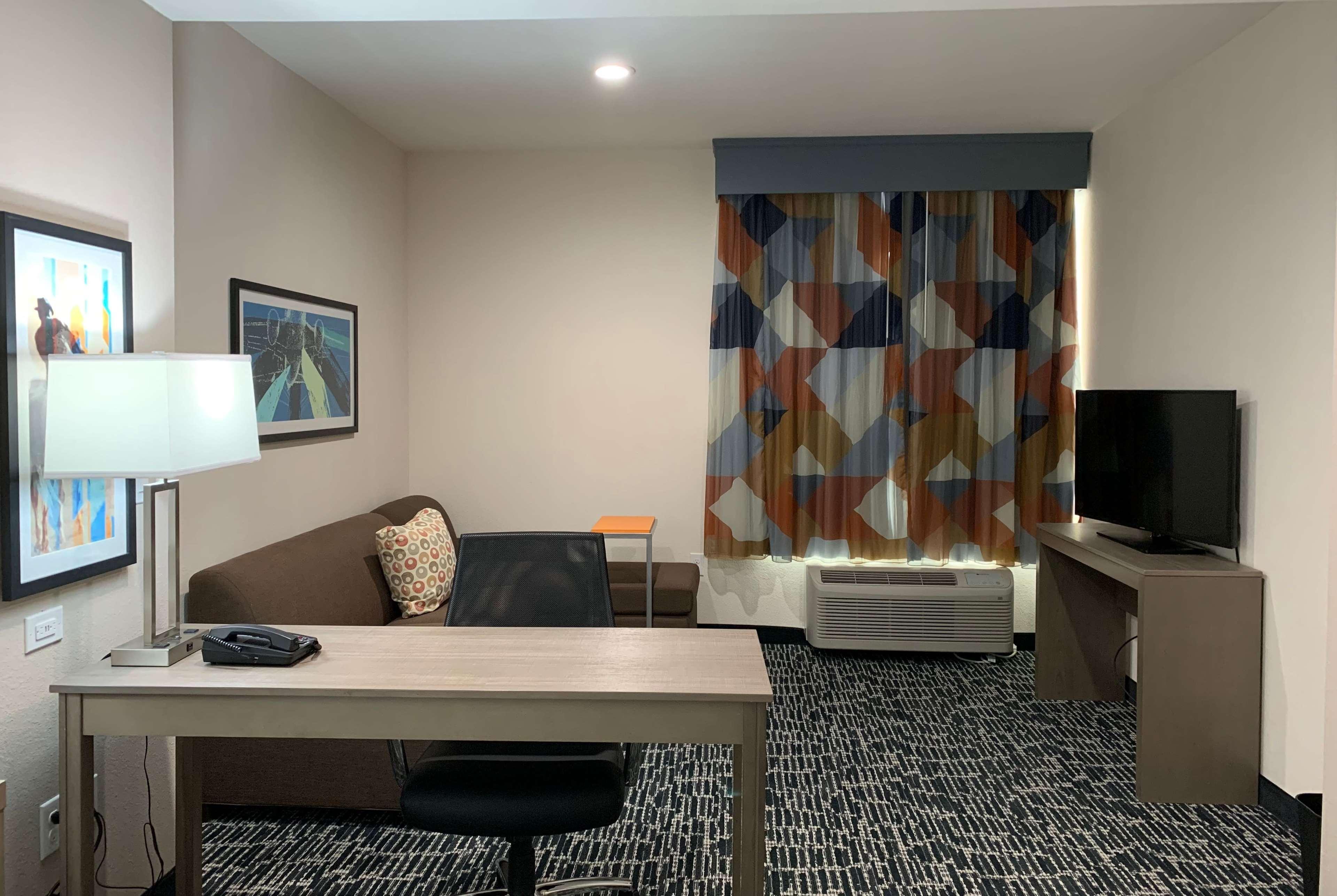 La Quinta Inn & Suites By Wyndham - Red Oak Tx Ih-35E Eksteriør billede